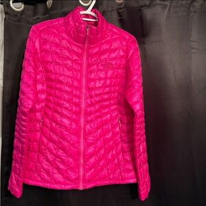 The North Face Winter Coat ThermoBall insulation light and warm